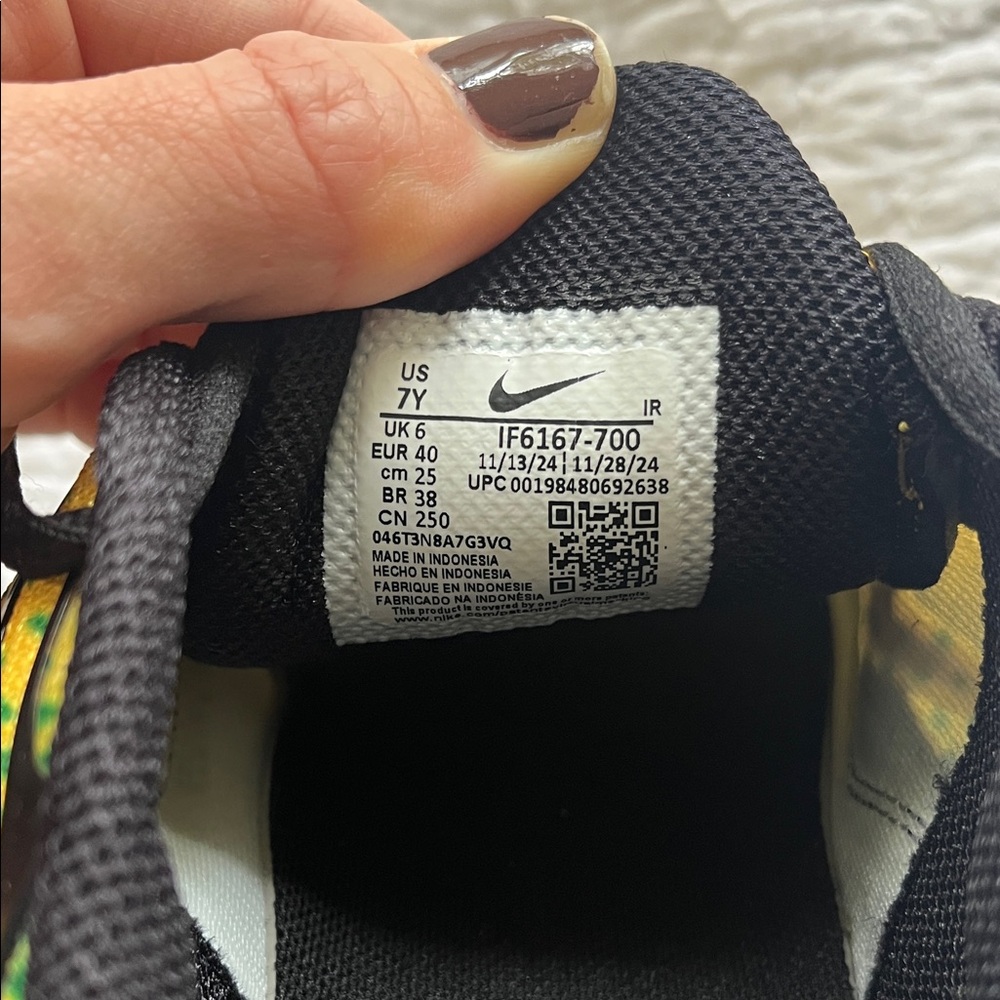 Nike Air Max Plus Varsity Maize - Picture 6 of 6